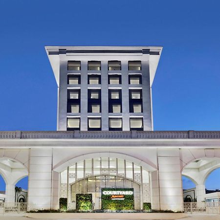 Courtyard By Marriott Bengaluru Hebbal Hotel Buitenkant foto