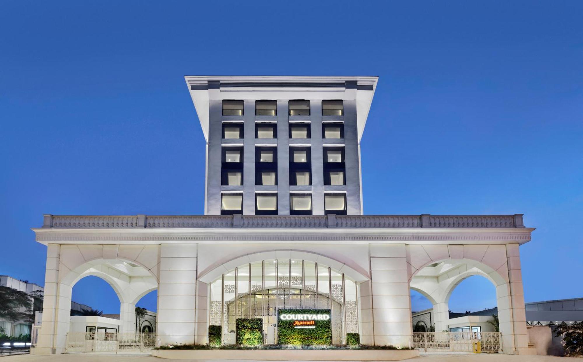 Courtyard By Marriott Bengaluru Hebbal Hotel Buitenkant foto